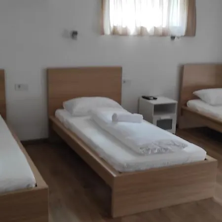 Pensión Panoráma 3*